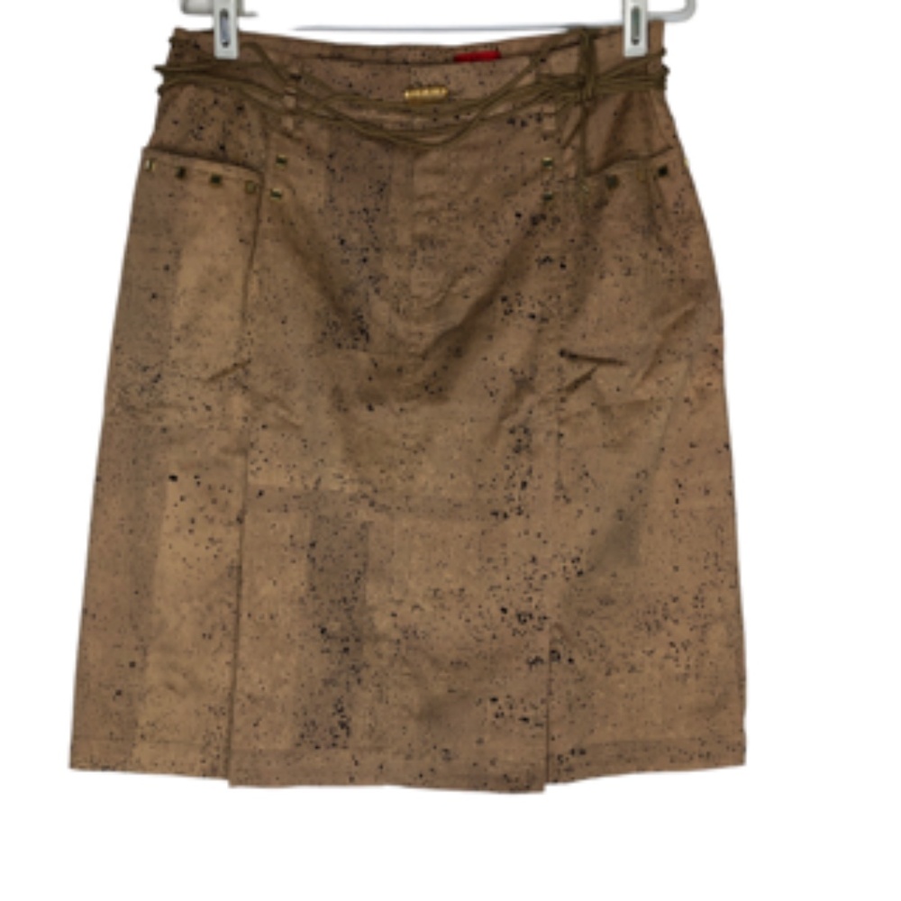 NWOT Very Vera Tan Front Zip Skirt Size 8